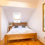 Templova - Old Town Large Apartment With Terrace