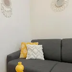 Modern Apartment Krakovska