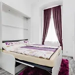 Apartment Thunovska 10