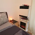 Apartment Relax Strasnice: With Private Infra-Sauna !