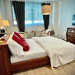 Harfa Apartment 30