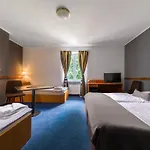 Prague Hotel Carl Inn restaurant&Free Parking