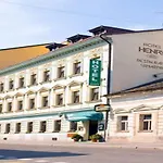 Henry Hotel
