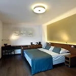 Hotel Carol