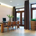 Hotel Carol
