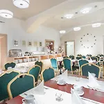 Hotel Lunik