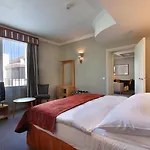 Golden Prague Residence