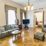 Historic Center Villa With Hot-Tub, Terrace And Garden