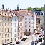 Newly Built Apartment In Vibrant Neighbourhood
