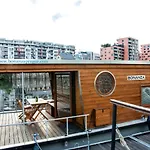 Houseboat Bonanza Prague