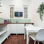 Cozy Old Town Stay - 1-Bedroom Apartment