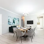 Luxury Central 150M2 Apartment On Wencelas Square With Private Garage