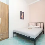 Cozy Old Town Stay - 1-Bedroom Apartment