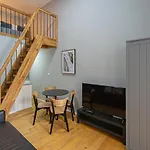 Main Train Station Apartment Close To The The Main Square!