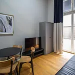Main Train Station Apartment Close To The The Main Square!