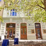 Velky 3-Loznicovy Byt Praha 8 Karlin