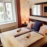 Balcony King Suite 12 Min From Charles Bridge