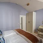 Modern And Spacious Apartments In City Center