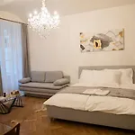 Helen Homestay Vaclavske Namesti
