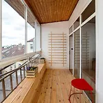 Big 4-Bedroom Flat, Terrace With Great Vitkov View