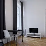 Archibald Flats Prague