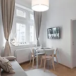 Skolska Junior Apartment