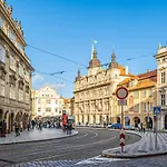 Bright & Spacious At Mala Strana, Charles Bridge 3 Min Of Walk