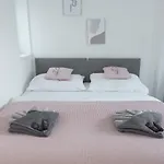 Skolska Winter Terrace Apartment