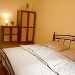 Comfort 2Bedrooms Quite Place!-Vinohrady