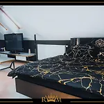 Rm Luxury Apartment In Prague • 6 People • Free Parking • Pets