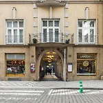 Dlouha Palace - Live In One Of The Best Streets