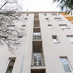 Cozy Basement Flat, Skyshowtime, 3 Minutes To Center