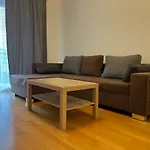 Apartment Hurka - 15 Min Do Centra, Garaz