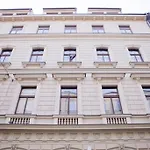 Rhythm And Style In Prague City Center Andel