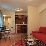 Cool 1 Bedroom Prokopska Apartment In Mala Strana
