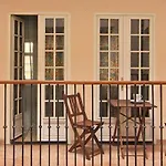 Historical Apartment With Balcony