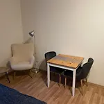 Sunlit Apartment Close To City Center