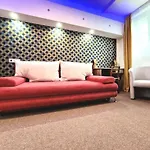 Wellness Gold Apartment With Private Sauna & Jacuzzi