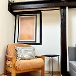 2 Bedrooms Apartment Close To Palmovka