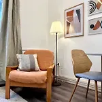 1 Bedroom Studio Close To Palmovka