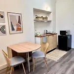 1 Bedroom Studio Close To Palmovka