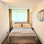 Wellness Gold Apartment With Private Sauna & Jacuzzi