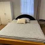 Space Apartment Close To Metro Palmovka