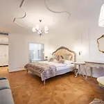 Spa Beerland Chateaux - U Zlate Hrusky / At Golden Pear