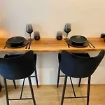 Studio V Prizemi S Kuchyni A Koupelnou