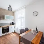 2 Bedrooms Apt Near Wenceslas Sq