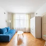2 Bedrooms Apt Near Wenceslas Sq