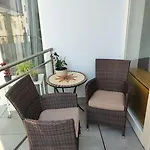 Studio With Balcony In Vinohrady