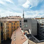 Bright 2 Bed With Big Terrace By Tram