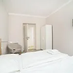 Bright 2 Bed With Big Terrace By Tram